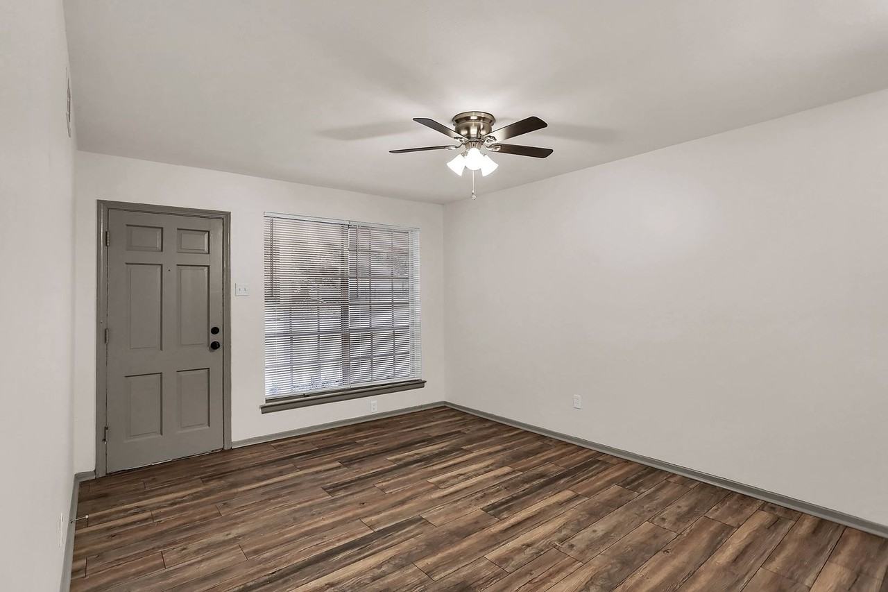 3556 Vanuys Rd - Photo 4 of 17