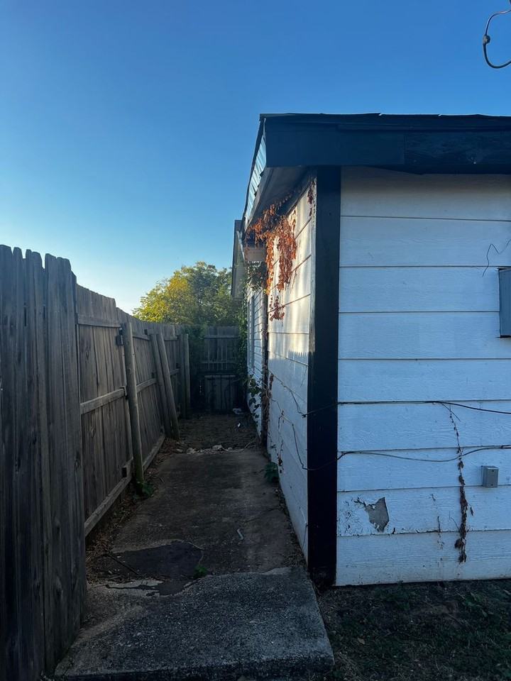 4245 Ne 20th St - Photo 4 of 21