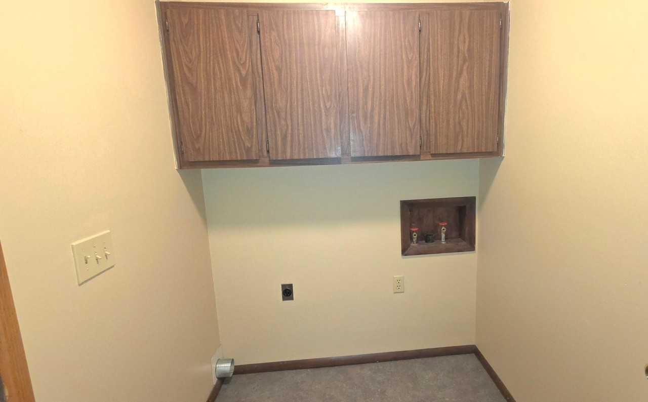 2319 S National Ave - Photo 2 of 8