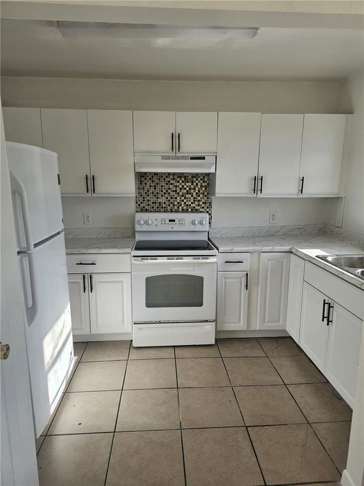 1703 Michigan Ave - Photo 3 of 16
