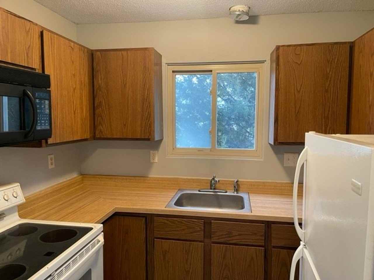 902 Hartwell Dr #A - Photo 4 of 10