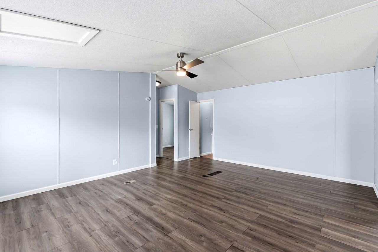 735 Bennock Mill Rd - Photo 3 of 19