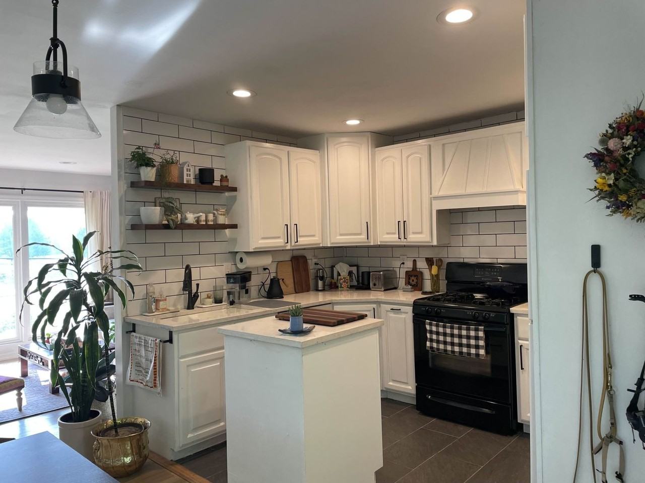 3251 N Kinser Pike - Photo 2 of 24