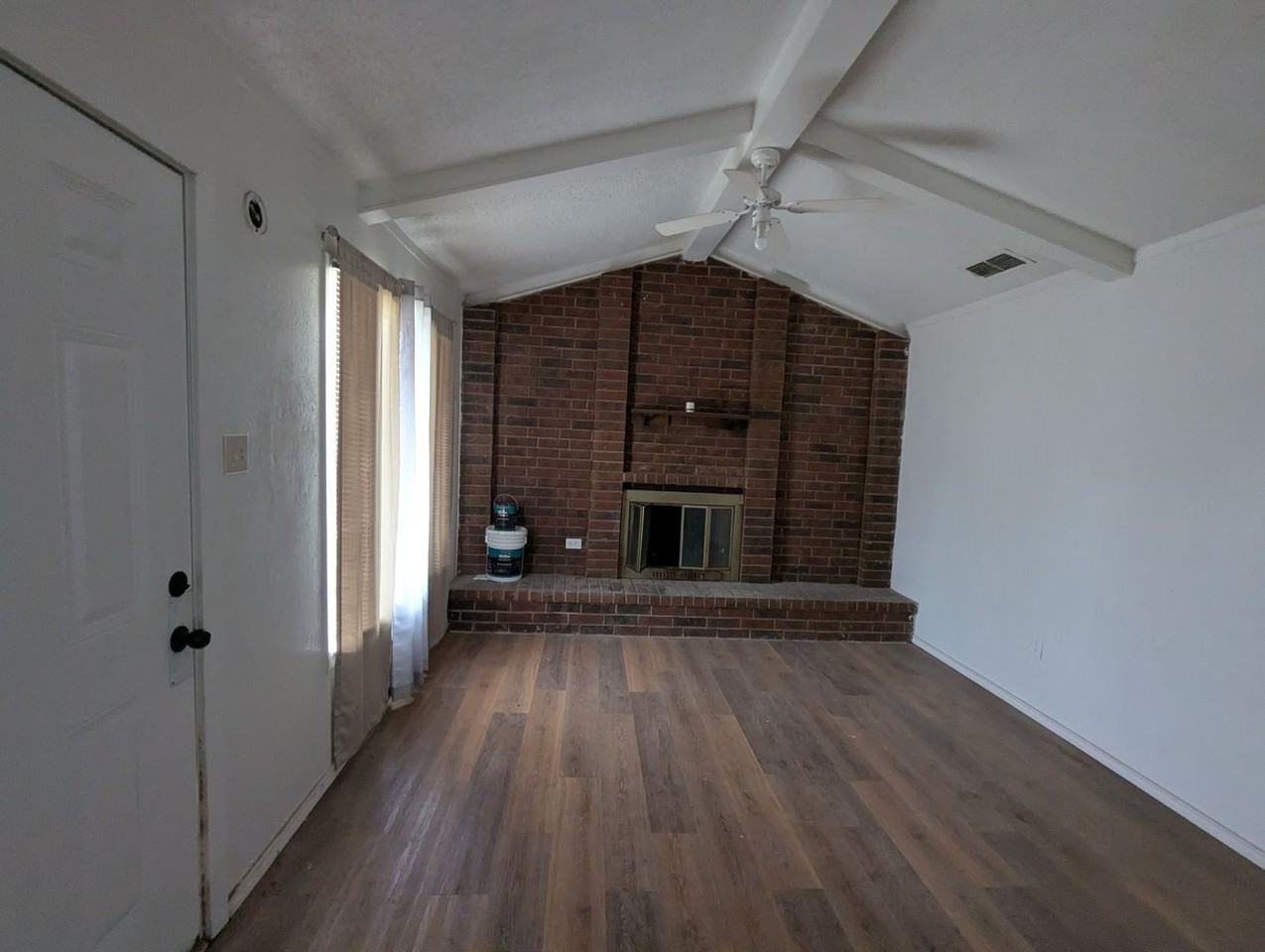 1517 25th St - Photo 5 of 24