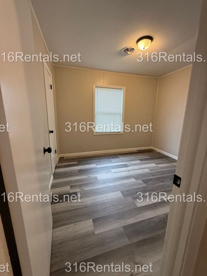 4324 S Dover St - Photo 7 of 18