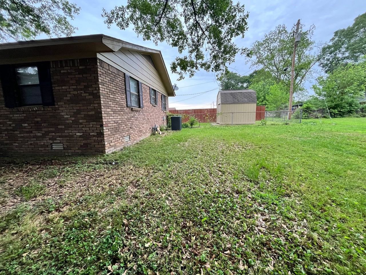 404 Melton Dr - Photo 2 of 16