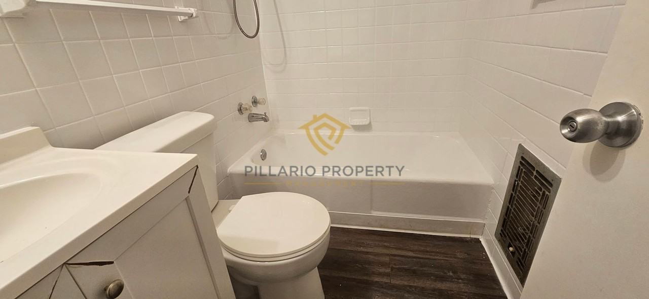 1426 Campbell Ave - Photo 2 of 9