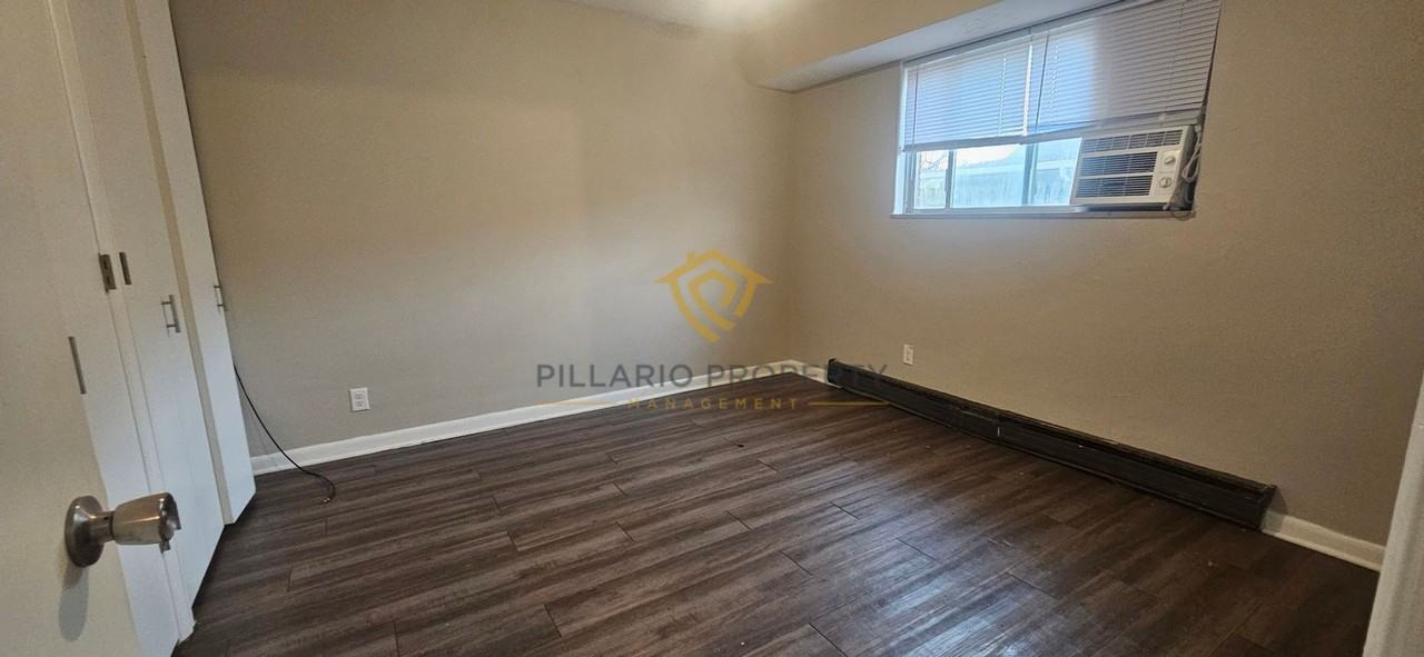 1426 Campbell Ave - Photo 3 of 9