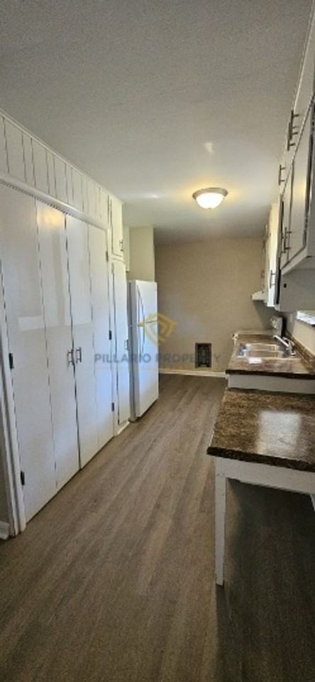 1434 Campbell Ave - Photo 4 of 15