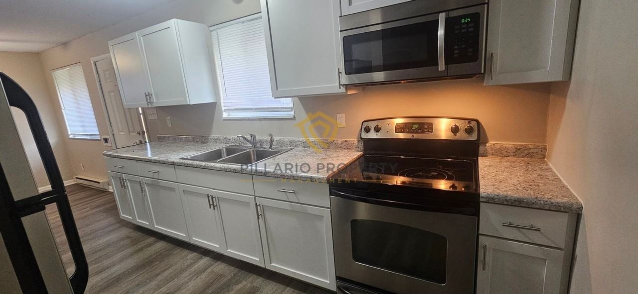 1446 Campbell Ave - Photo 2 of 9