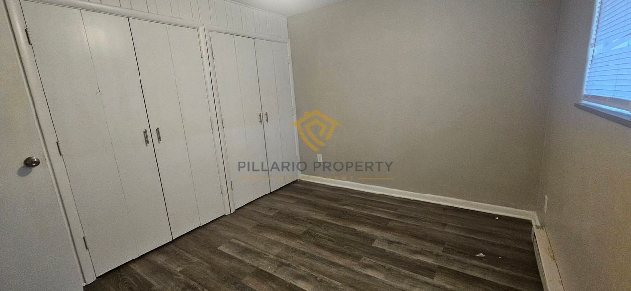 1446 Campbell Ave - Photo 4 of 9