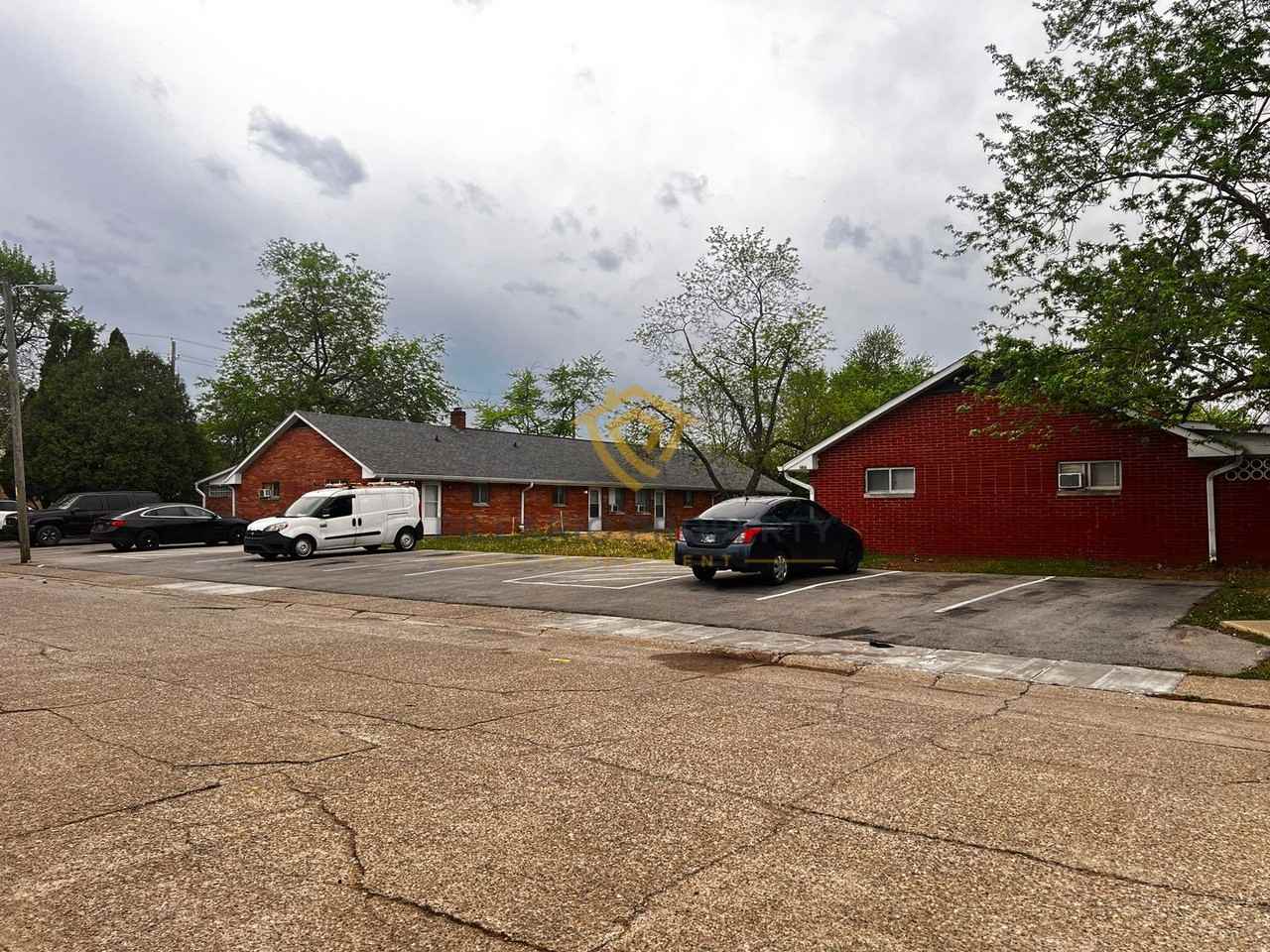 1446 Campbell Ave - Photo 6 of 9