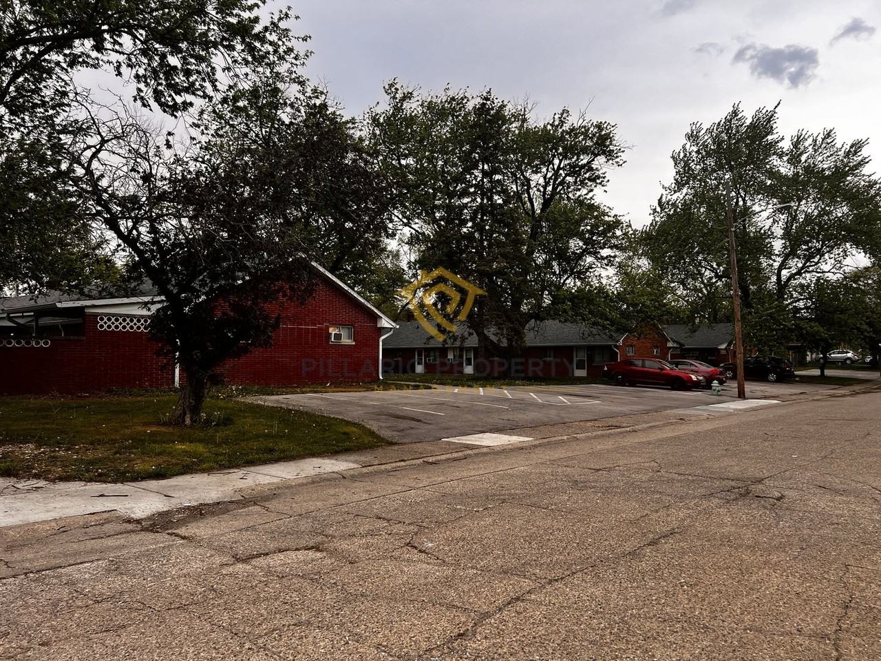 1446 Campbell Ave - Photo 7 of 9