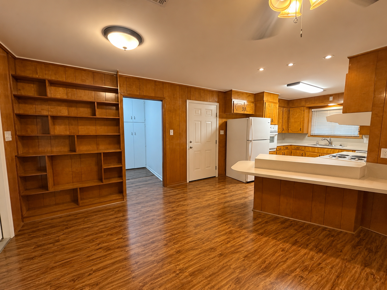 1833 Ray Ave - Photo 2 of 17