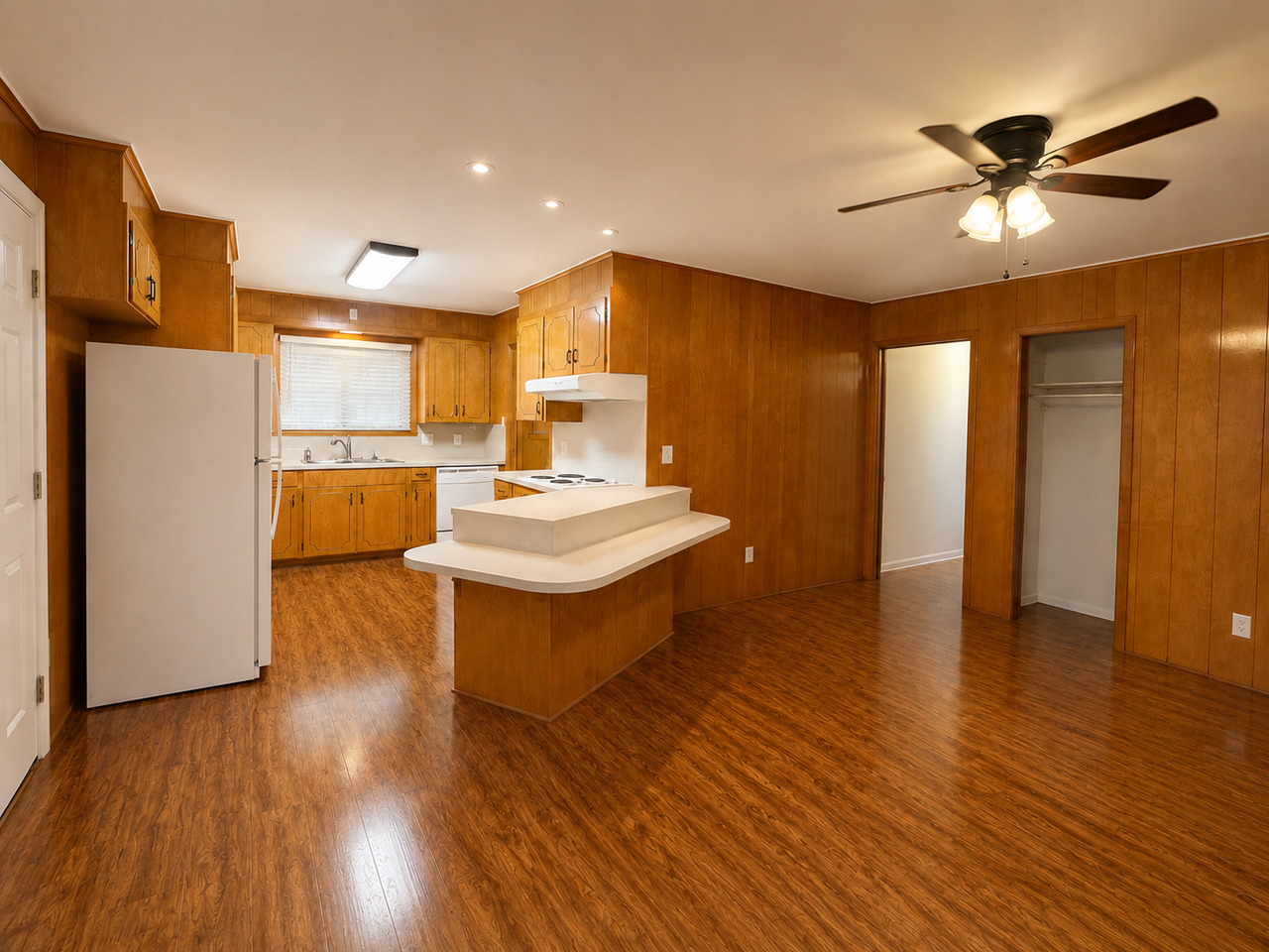 1833 Ray Ave - Photo 3 of 17