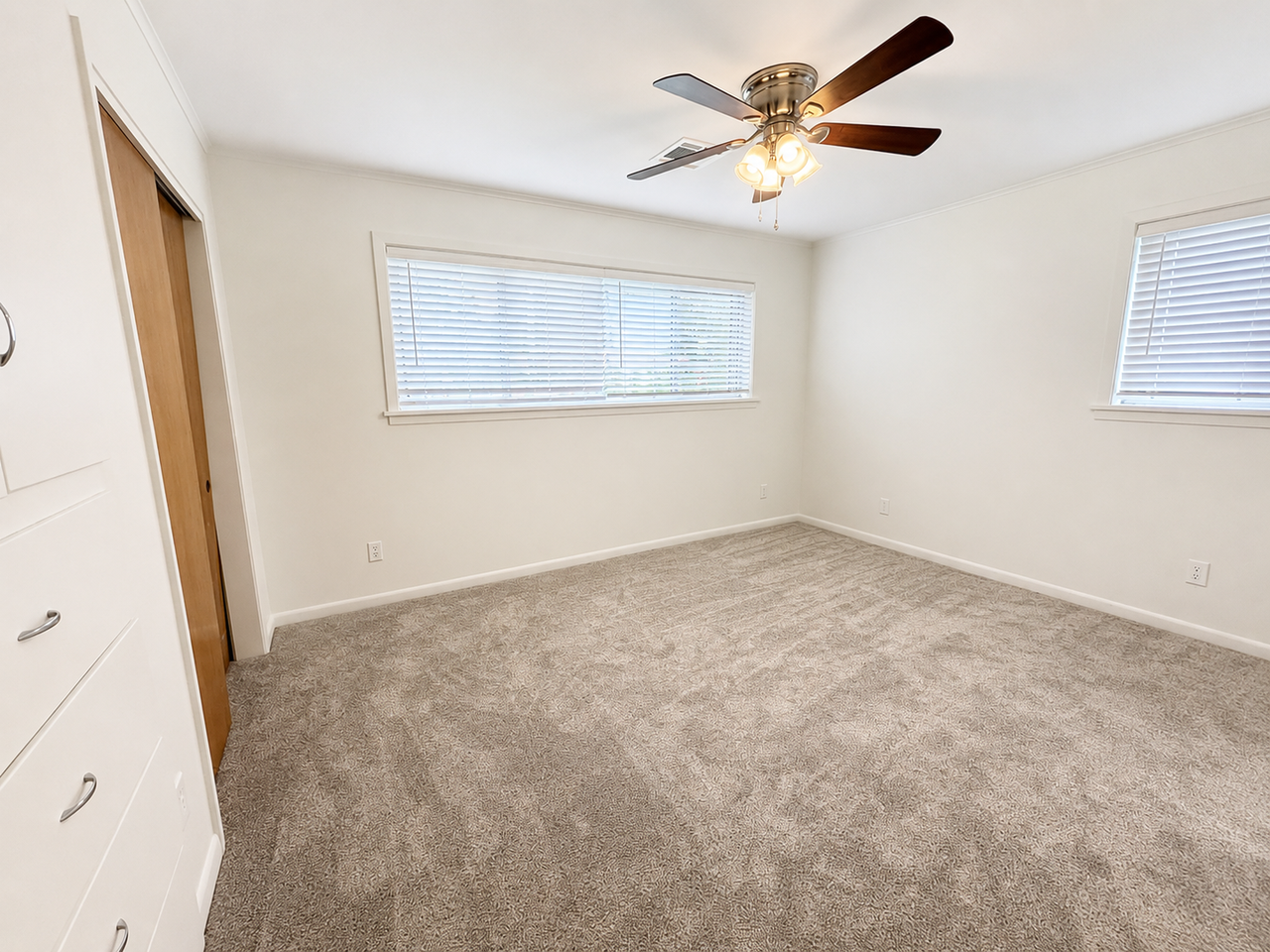 1833 Ray Ave - Photo 7 of 17