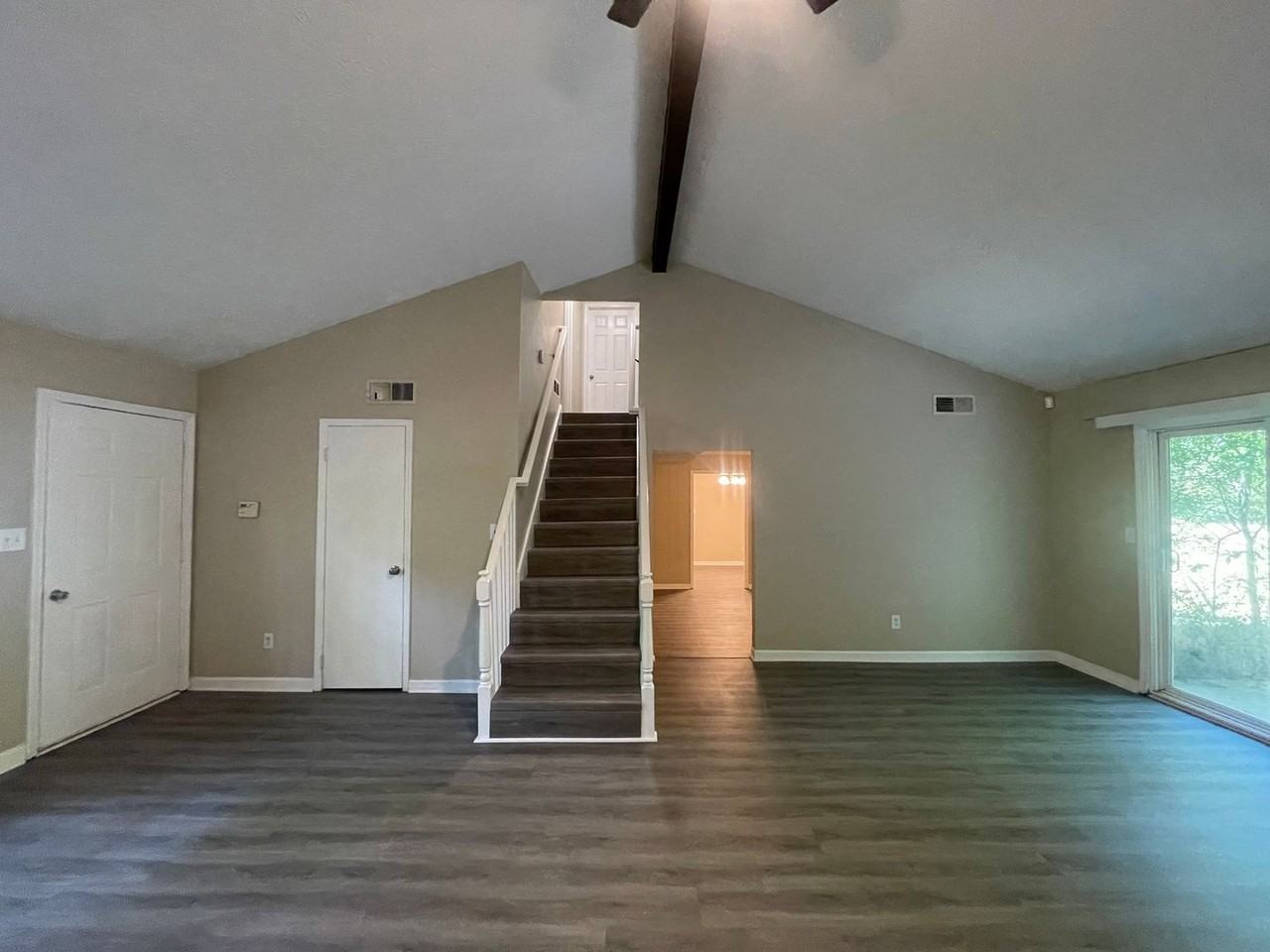 55 Huntridge Dr - Photo 3 of 27