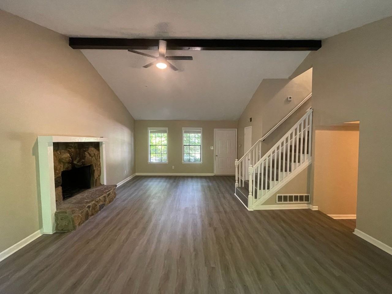 55 Huntridge Dr - Photo 5 of 27