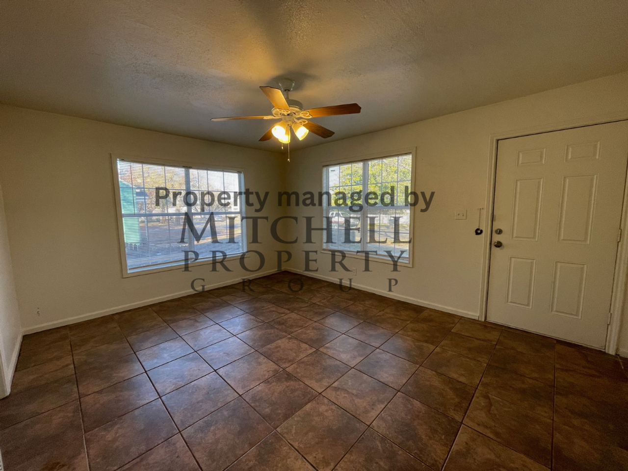 1209 Sw 20th Ave - Photo 2 of 9