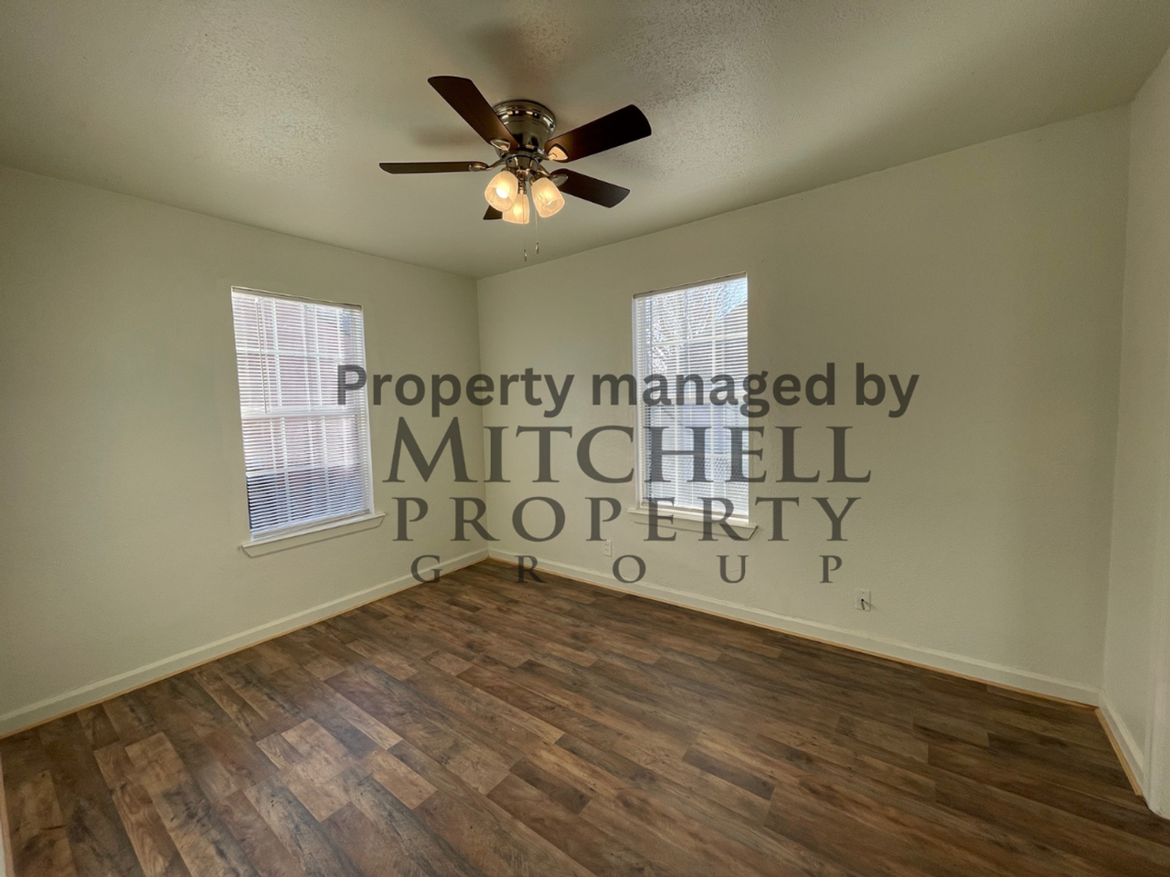 1209 Sw 20th Ave - Photo 5 of 9