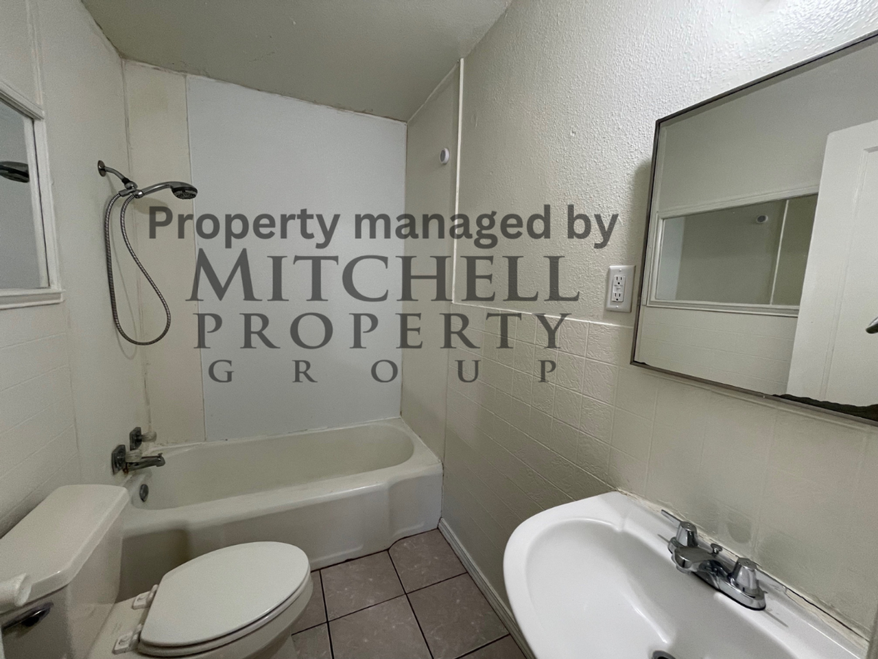 1209 Sw 20th Ave - Photo 6 of 9