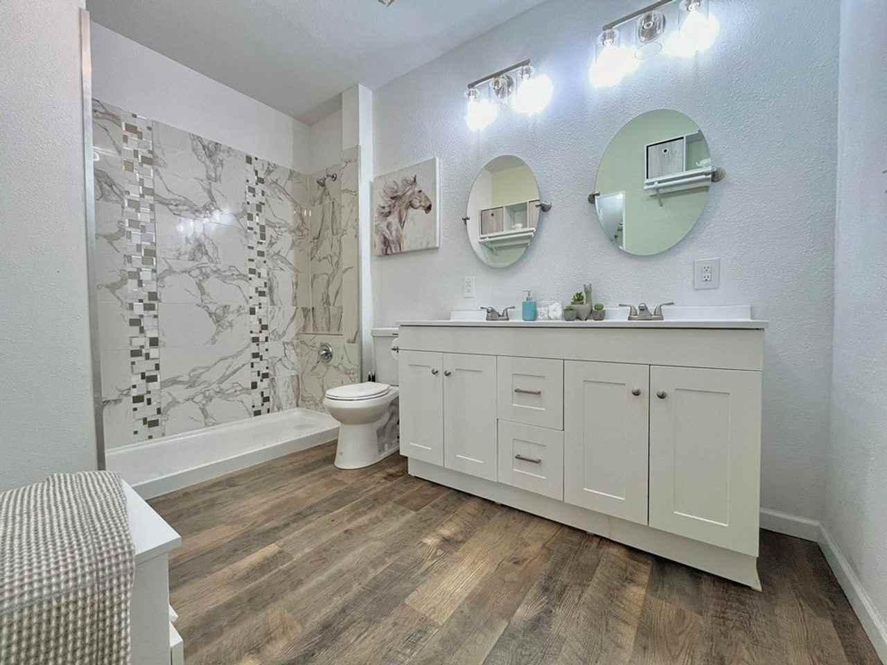 222 N Madison St - Photo 6 of 13