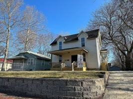 featured image of 320 S Florence Ave