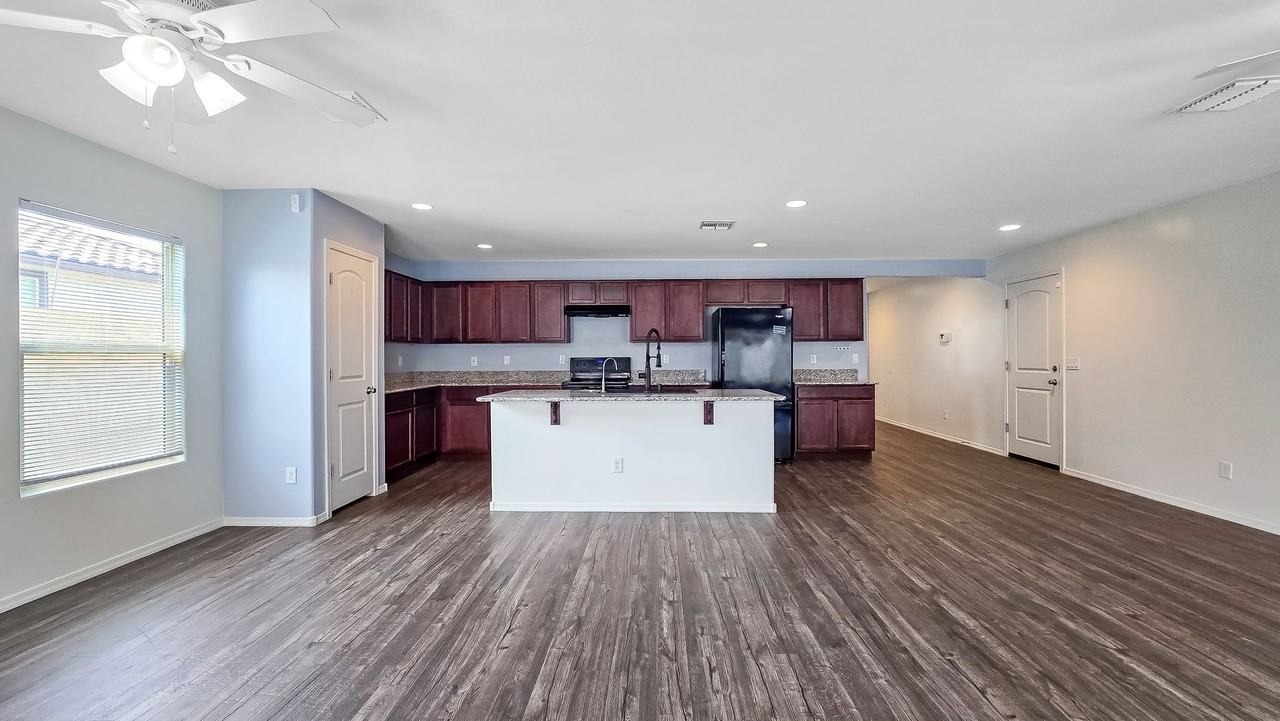 1286 N 165th Ave - Photo 4 of 27