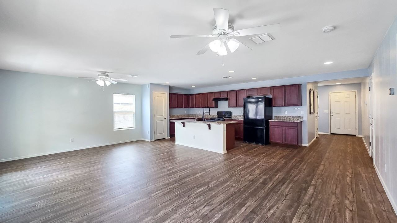 1286 N 165th Ave - Photo 5 of 27