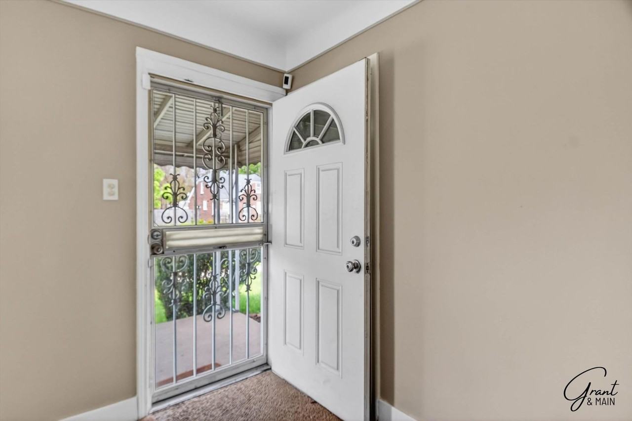 19360 Revere St - Photo 2 of 18