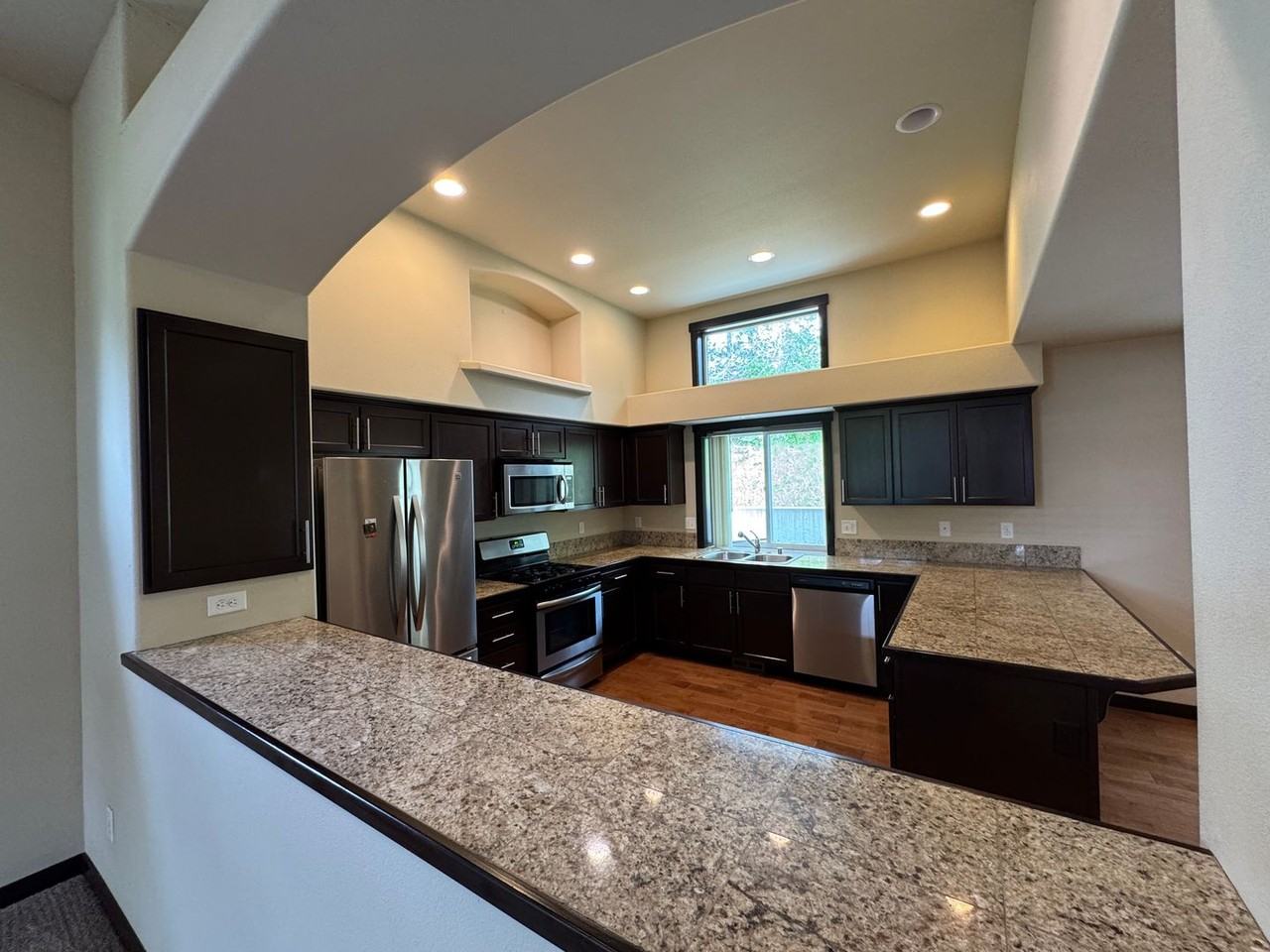 108 Jeff St - Photo 5 of 23