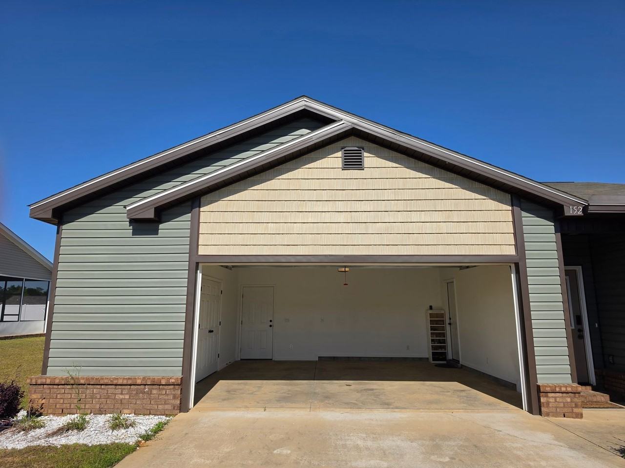 152 Wingate Ave - Photo 3 of 27