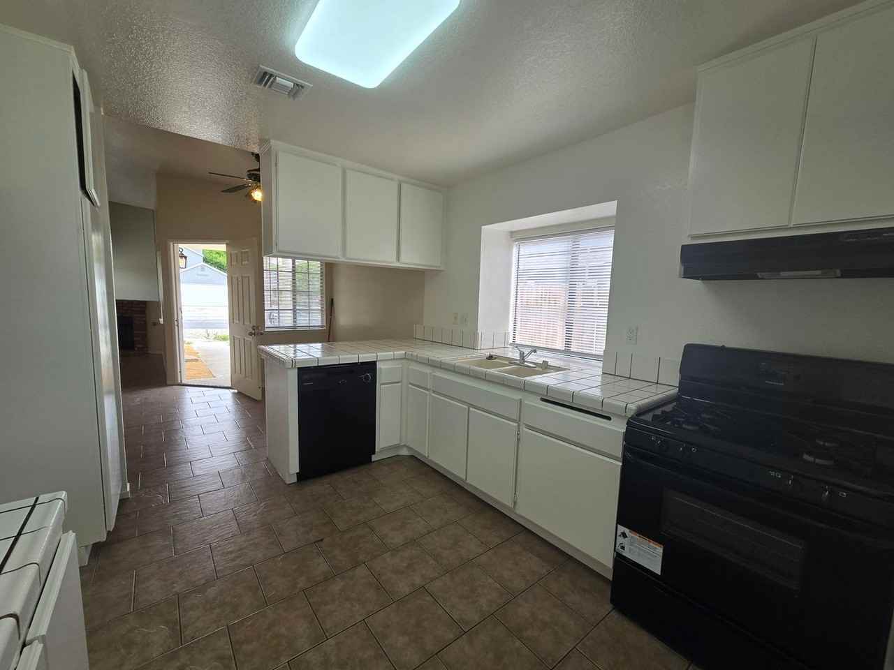43632 San Francisco Ave - Photo 6 of 16