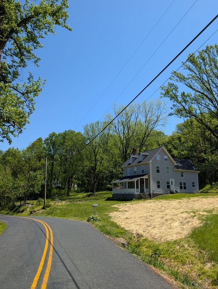 1222 Stafford Rd - Photo 2 of 20