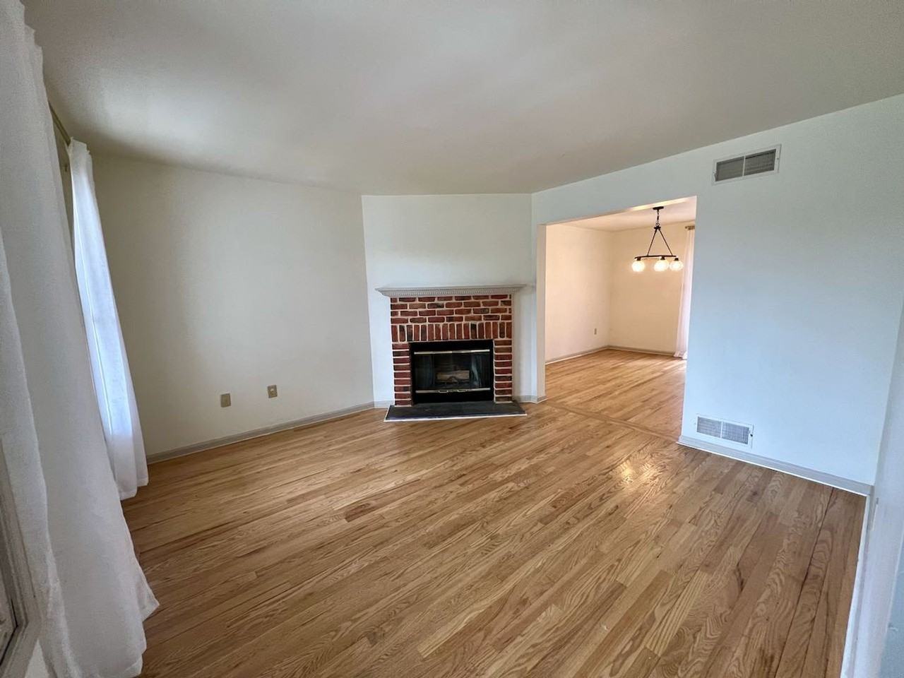 10 Townsend Ct - Photo 2 of 24