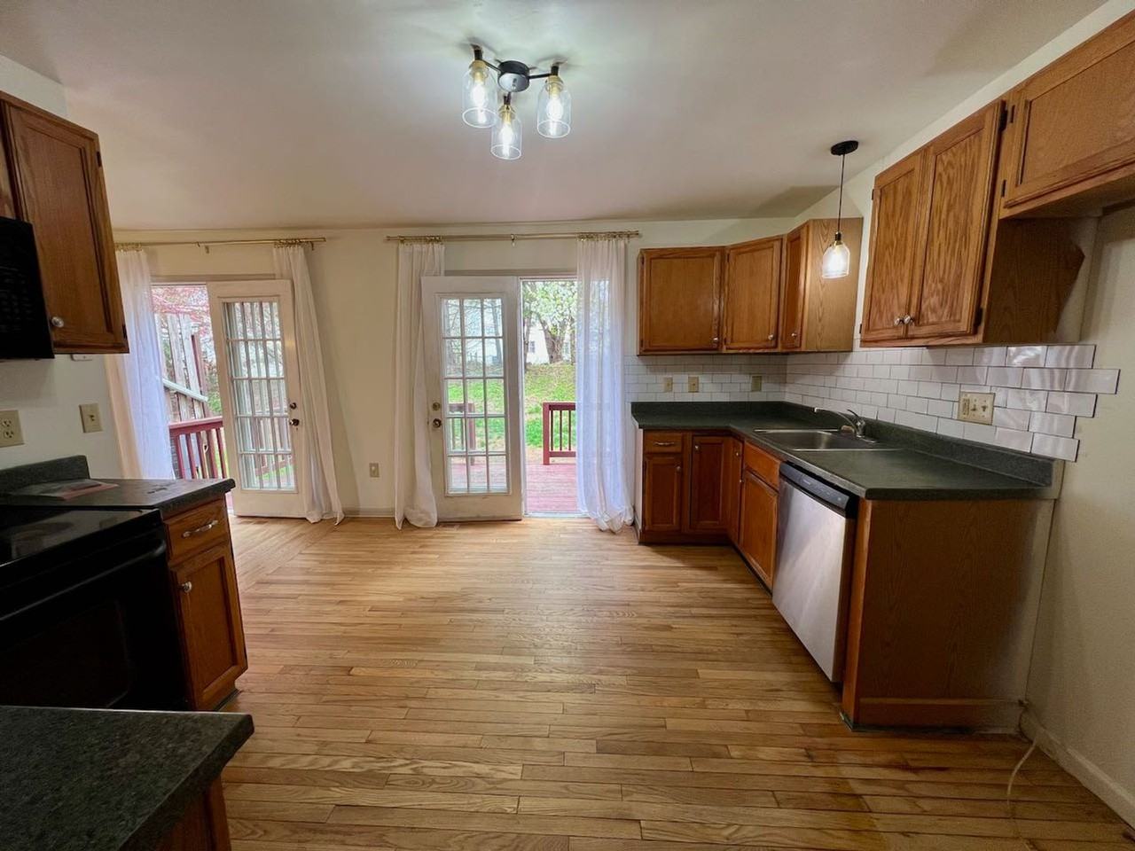 10 Townsend Ct - Photo 3 of 24