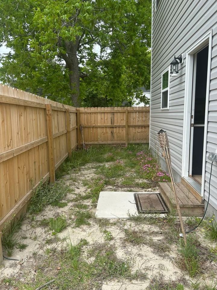 1103 Peartree Rd - Photo 3 of 15