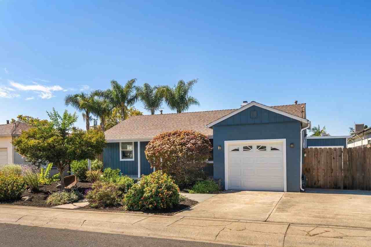 15009 Kesterson St - Photo 2 of 45