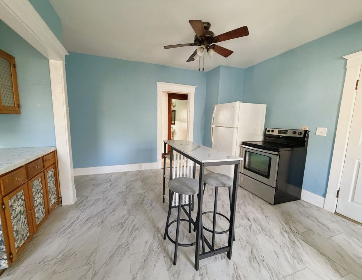 28 Merriam St - Photo 4 of 5