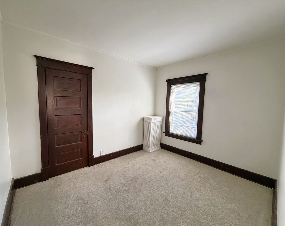 28 Merriam St - Photo 5 of 5