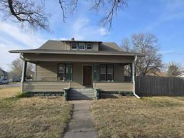 featured image of 312 W 9th St
