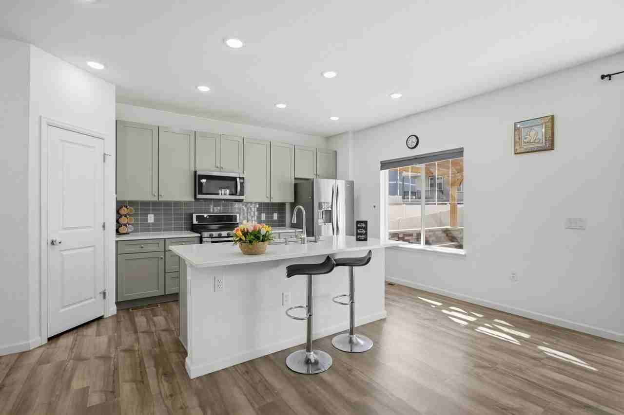 18150 Martinello Dr - Photo 6 of 44