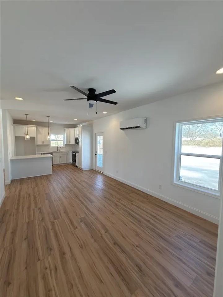 101 Madeline Ct - Photo 7 of 8