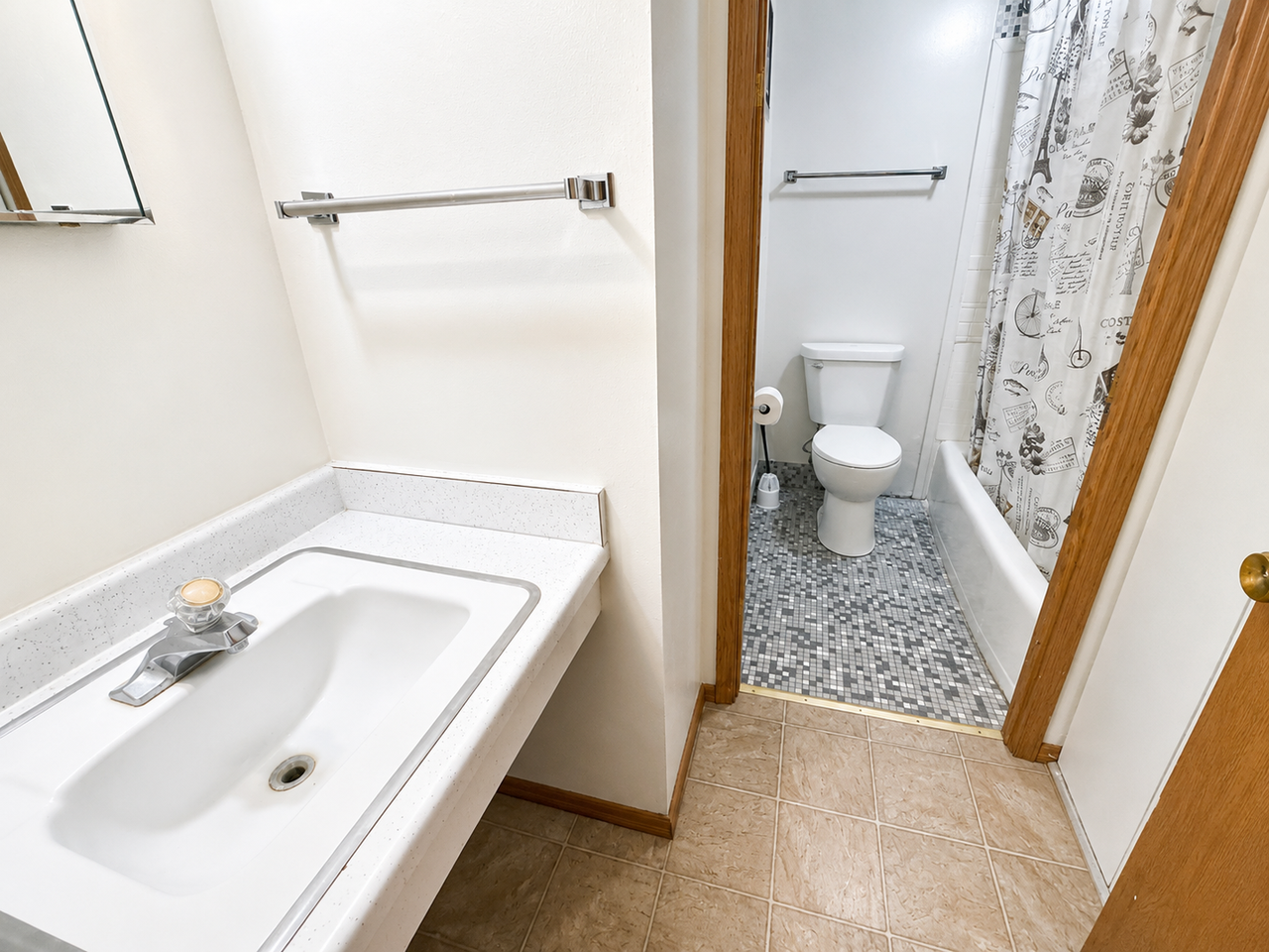 The Executive Fond Du Lac - Photo 4 of 10