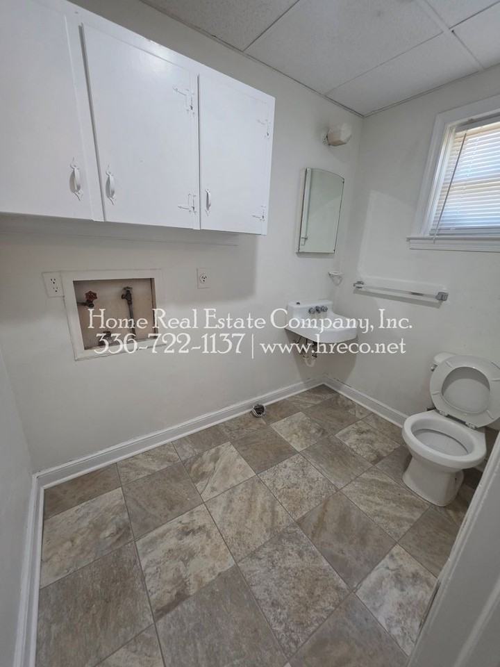 1601 W Northwest Blvd - Photo 5 of 9