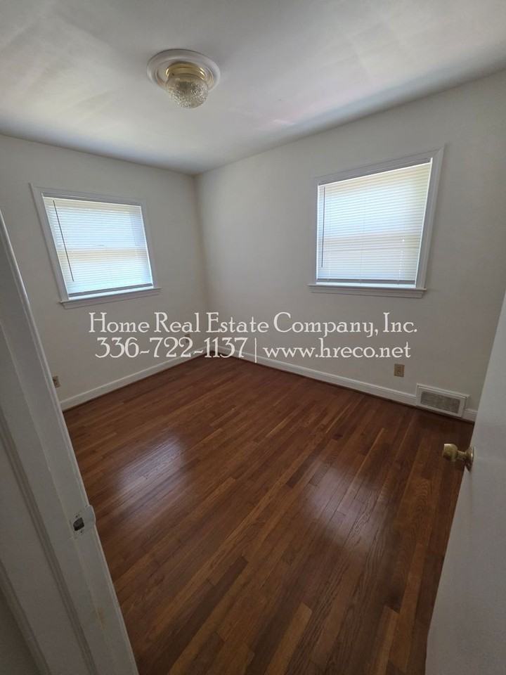 1601 W Northwest Blvd - Photo 6 of 9