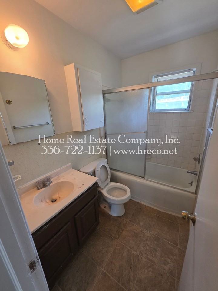 1601 W Northwest Blvd - Photo 7 of 9