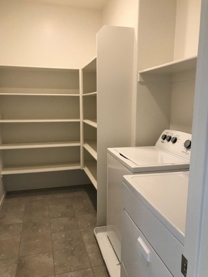 3828 Aircraft Way - Photo 6 of 21