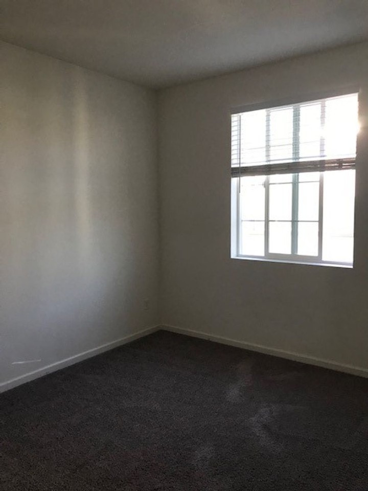 3828 Aircraft Way - Photo 3 of 21
