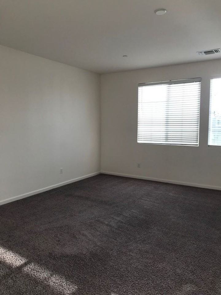 3828 Aircraft Way - Photo 7 of 21
